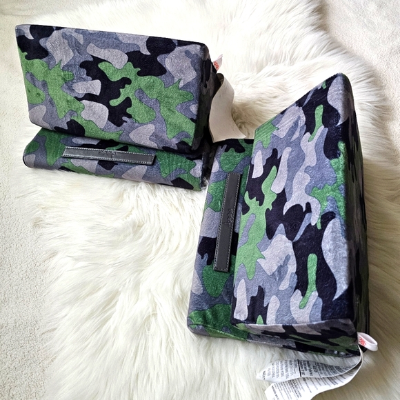 2 iScream Plush Folding Tablet & Laptop Stand with Keyboard Shelf Pillows - Picture 6 of 10